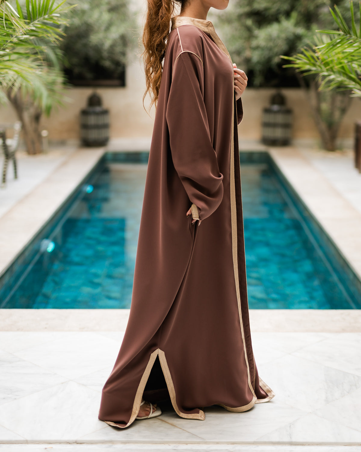 كيمونو مغربي – موديل بني وذهبي
